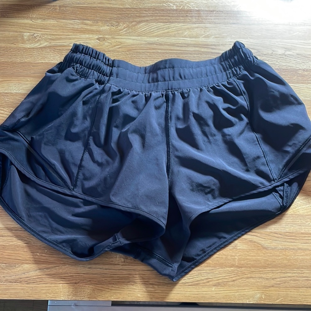 Lululemon Hotty Hot Short 2.5” 8
